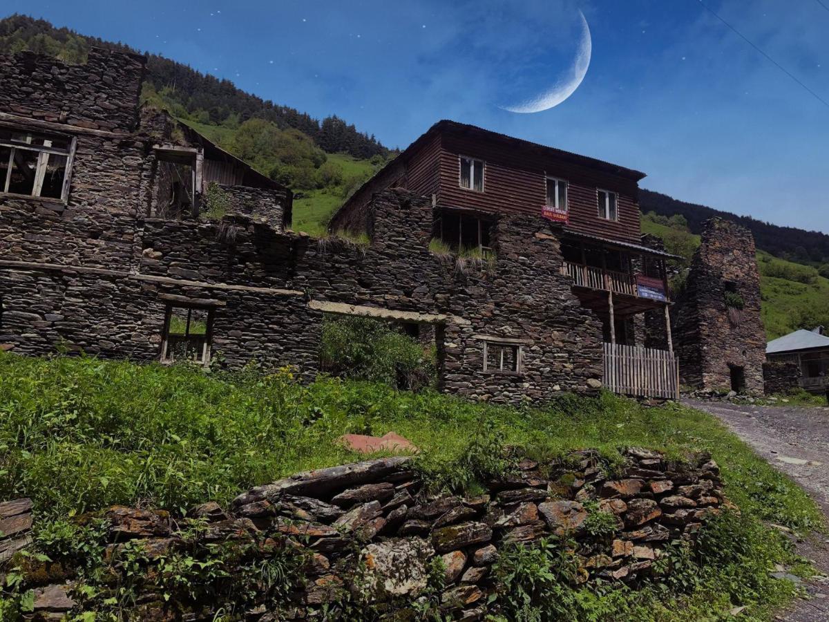 Raul Lushnu Darbaz Bed & Breakfast Mestia Eksteriør bilde