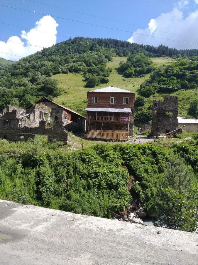 Raul Lushnu Darbaz Bed & Breakfast Mestia Eksteriør bilde