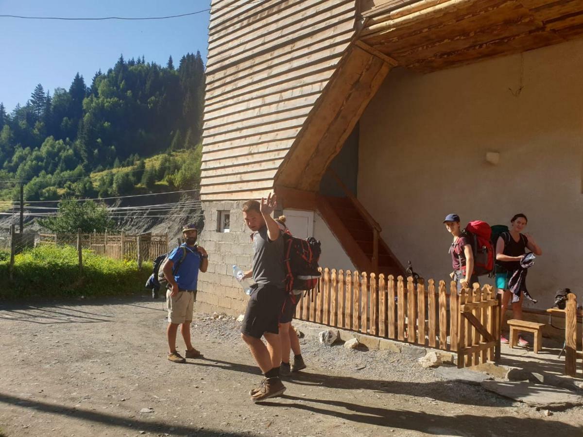Raul Lushnu Darbaz Bed & Breakfast Mestia Eksteriør bilde